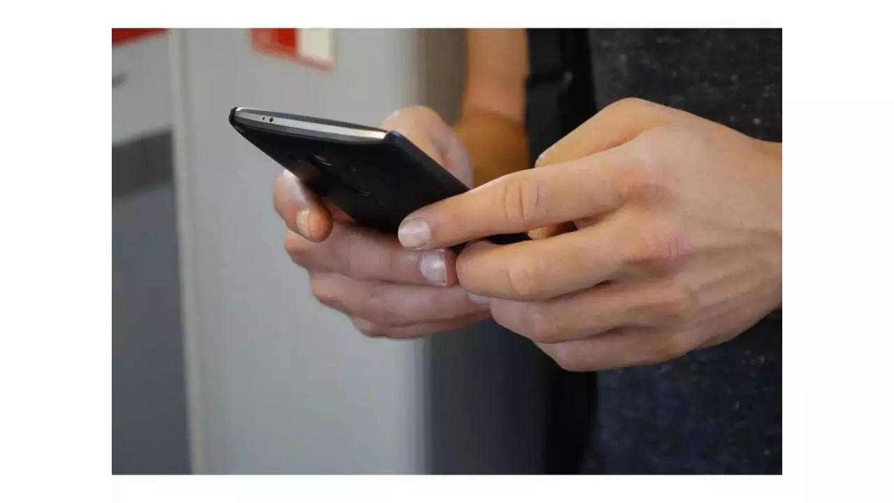 Why downloading apps from unofficial sources on the internet can be dangerous - Times of India